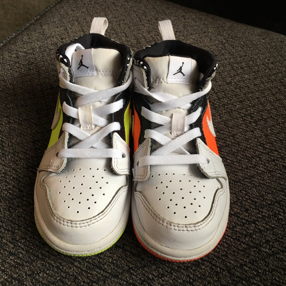 Nike Jordan 1 mid size 9c multi colors